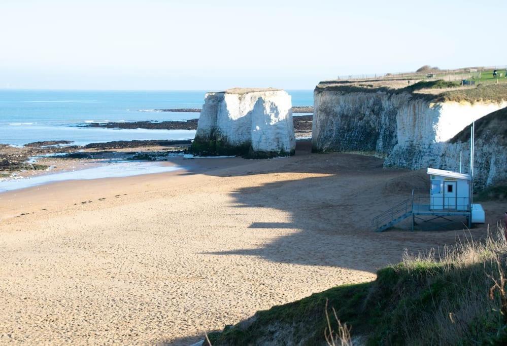 Holiday home Botany Bay House With Hot Tub, Close To Margate